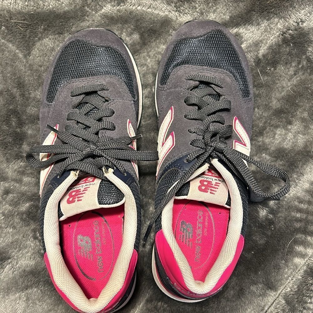New Balance Women's Black and Pink Sneakers - Picture 4 of 8
